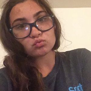 Meet your Posher, Courtney